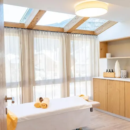 Evident Praegant 4 4*